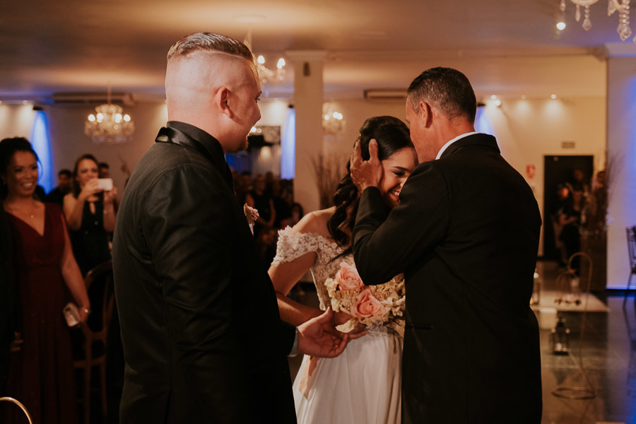 Casamento clássico de Monique e Alessandre no Buffet Master Day em São Paulo por Anderson Crepaldi Fotografia