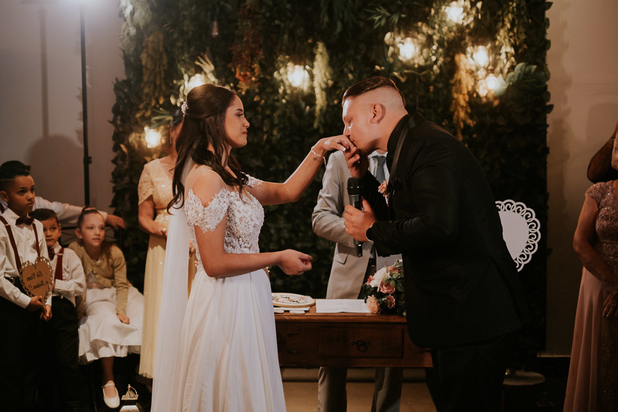 Casamento clássico de Monique e Alessandre no Buffet Master Day em São Paulo por Anderson Crepaldi Fotografia