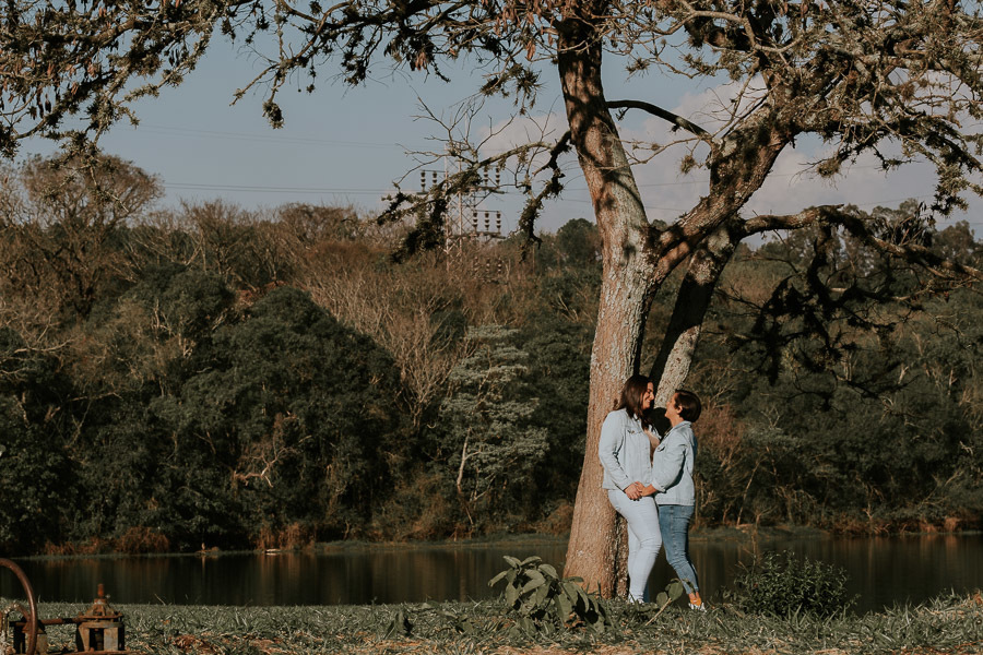 Ensaio Pré-wedding no campo de Talita e Camila na Fazenda Ipanema em Iperó - SP, por Anderson Crepaldi Fotografia