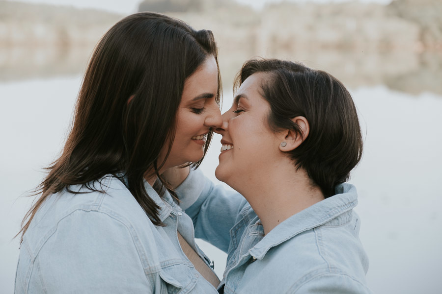 Ensaio Pré-wedding no campo de Talita e Camila na Fazenda Ipanema em Iperó - SP, por Anderson Crepaldi Fotografia