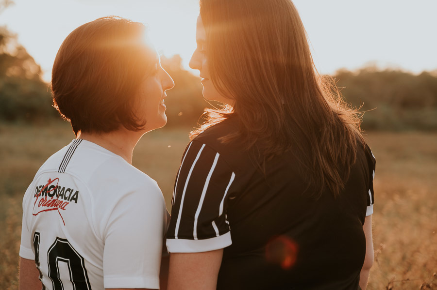 Ensaio Pré-wedding no campo de Talita e Camila na Fazenda Ipanema em Iperó - SP, por Anderson Crepaldi Fotografia