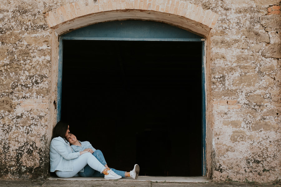 Ensaio Pré-wedding no campo de Talita e Camila na Fazenda Ipanema em Iperó - SP, por Anderson Crepaldi Fotografia