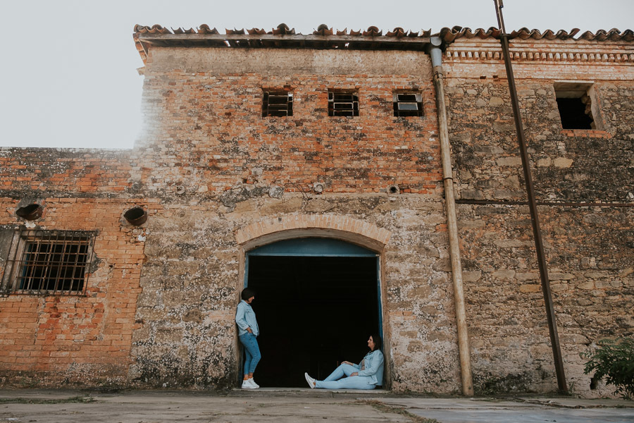 Ensaio Pré-wedding no campo de Talita e Camila na Fazenda Ipanema em Iperó - SP, por Anderson Crepaldi Fotografia