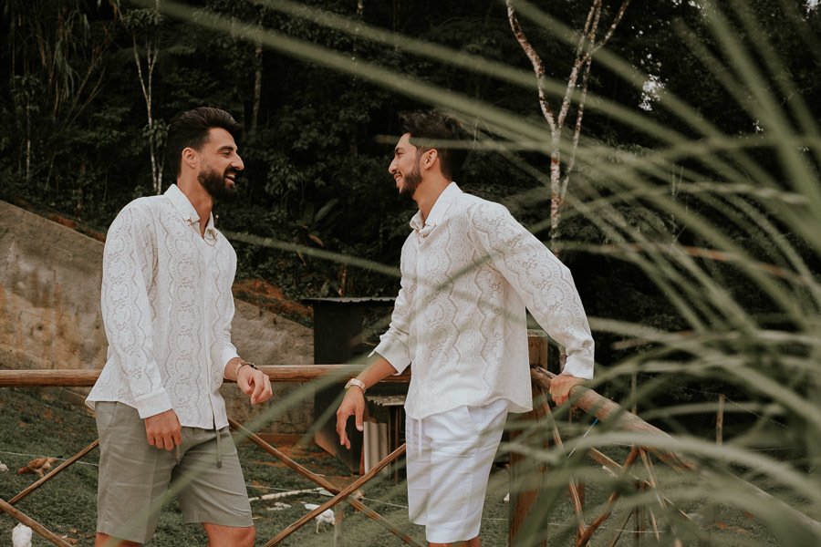 Casamento de Bruno e Ivan na Praia de Ilhabela no Sea Club por Anderson Crepaldi Fotografia