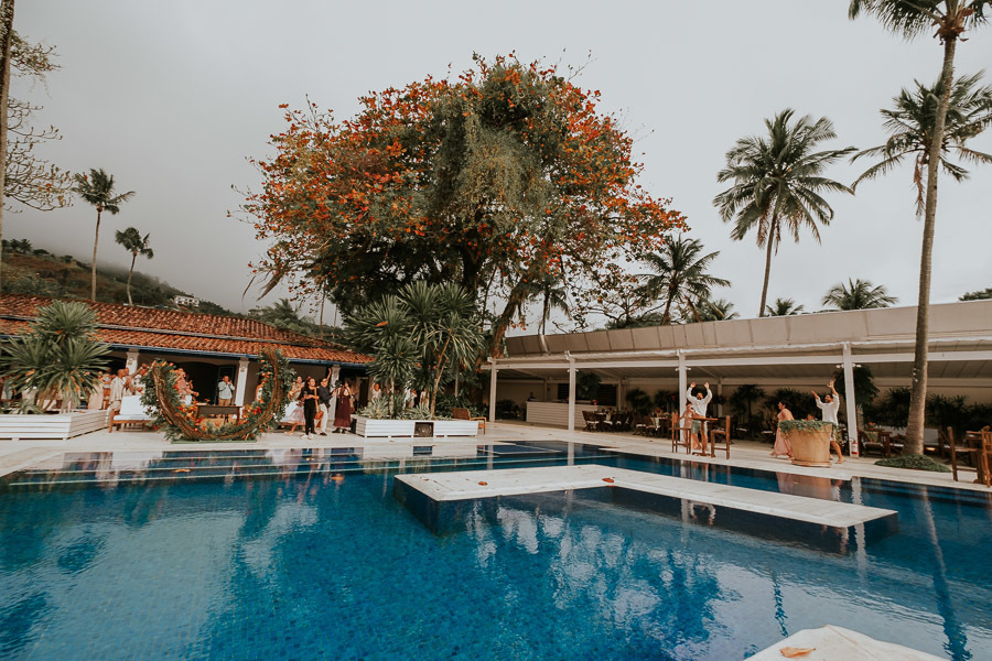 Casamento de Bruno e Ivan na Praia de Ilhabela no Sea Club por Anderson Crepaldi Fotografia