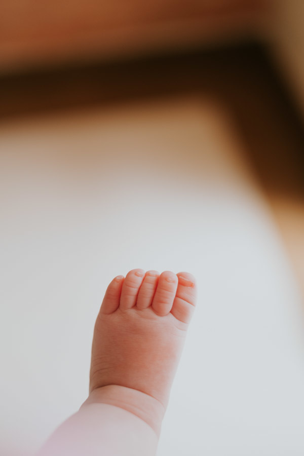 Acompanhamento fotográfico lifestyle de Serena 3 meses em casa por Anderson Crepaldi Fotografia