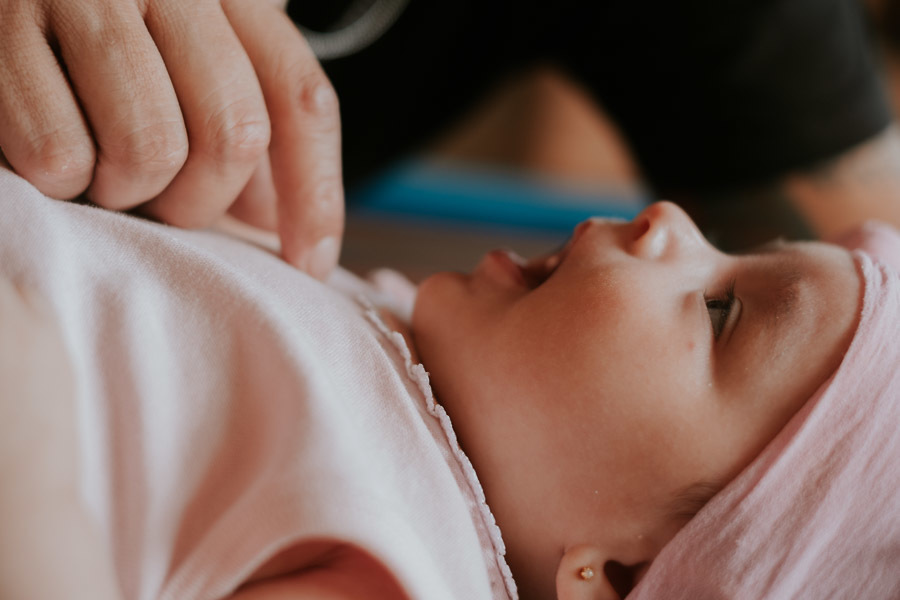 Acompanhamento fotográfico lifestyle de Serena 3 meses em casa por Anderson Crepaldi Fotografia