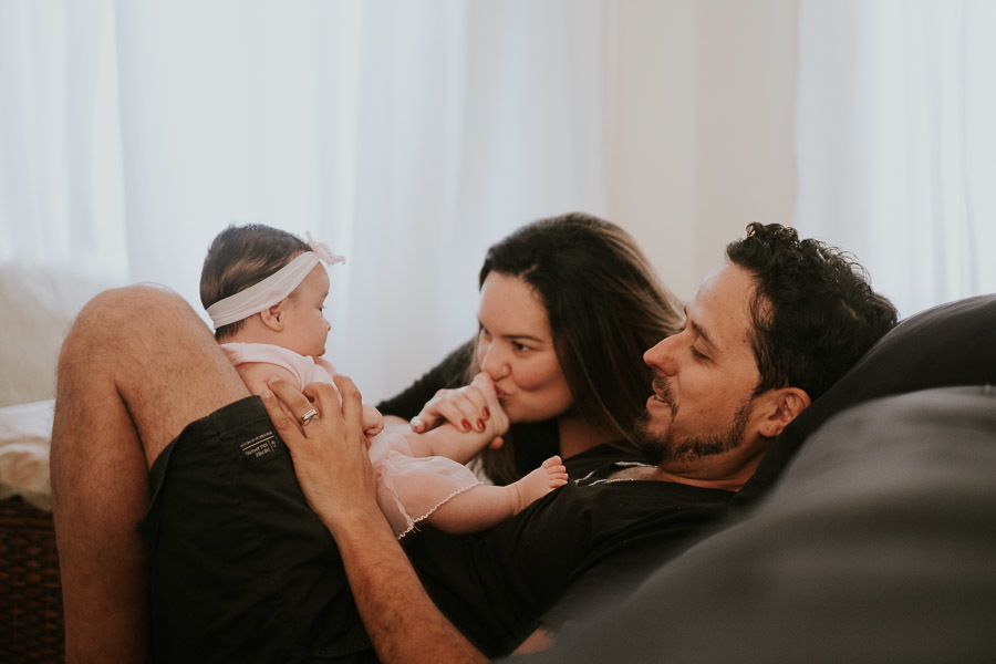 Acompanhamento fotográfico lifestyle de Serena 3 meses em casa por Anderson Crepaldi Fotografia