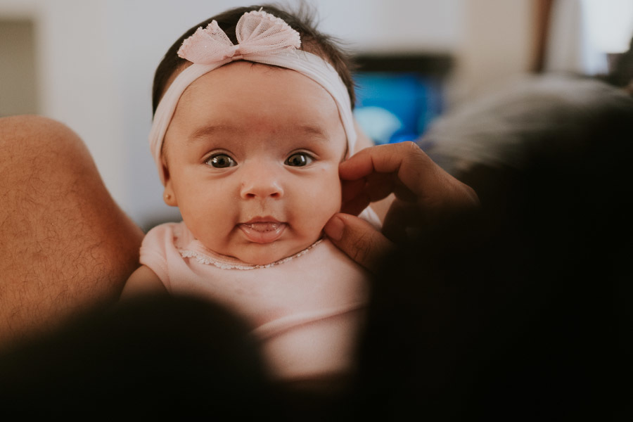 Acompanhamento fotográfico lifestyle de Serena 3 meses em casa por Anderson Crepaldi Fotografia