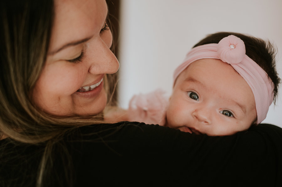 Acompanhamento fotográfico lifestyle de Serena 3 meses em casa por Anderson Crepaldi Fotografia