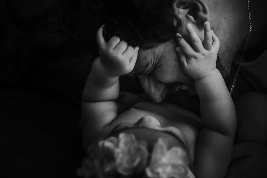 Acompanhamento fotográfico lifestyle em casa de Serena com 6 meses feito em São Paulo por Anderson Crepaldi Fotografia