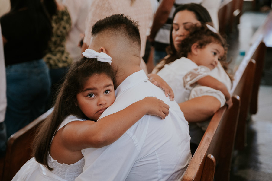Batizado das irmãs Maria Luiza e Manuela no Santuário Diocesano Santa Terezinha no Taboão da Serra por Anderson Crepaldi Fotografia