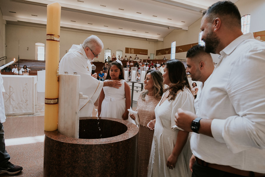 Batizado das irmãs Maria Luiza e Manuela no Santuário Diocesano Santa Terezinha no Taboão da Serra por Anderson Crepaldi Fotografia