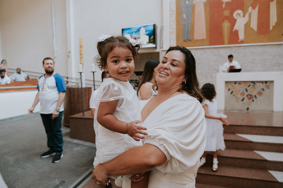 Batizado das irmãs Maria Luiza e Manuela no Santuário Diocesano Santa Terezinha no Taboão da Serra por Anderson Crepaldi Fotografia