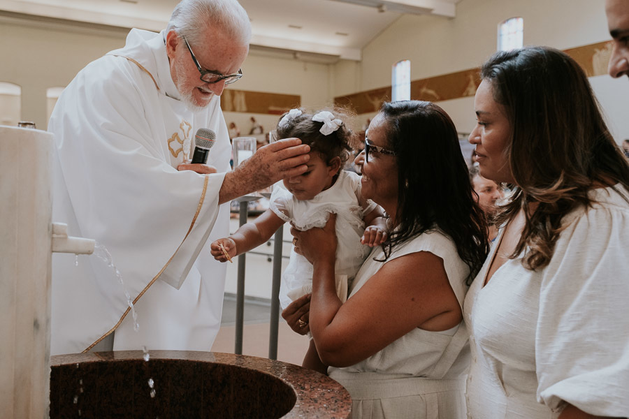 Batizado das irmãs Maria Luiza e Manuela no Santuário Diocesano Santa Terezinha no Taboão da Serra por Anderson Crepaldi Fotografia