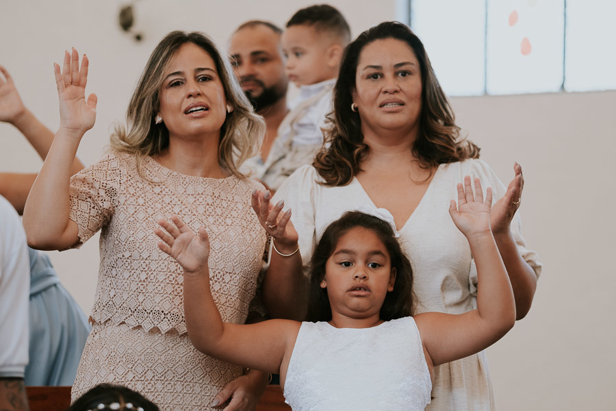 Batizado das irmãs Maria Luiza e Manuela no Santuário Diocesano Santa Terezinha no Taboão da Serra por Anderson Crepaldi Fotografia