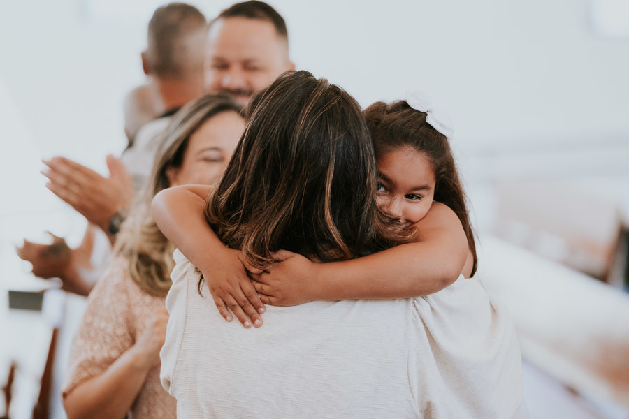 Batizado das irmãs Maria Luiza e Manuela no Santuário Diocesano Santa Terezinha no Taboão da Serra por Anderson Crepaldi Fotografia