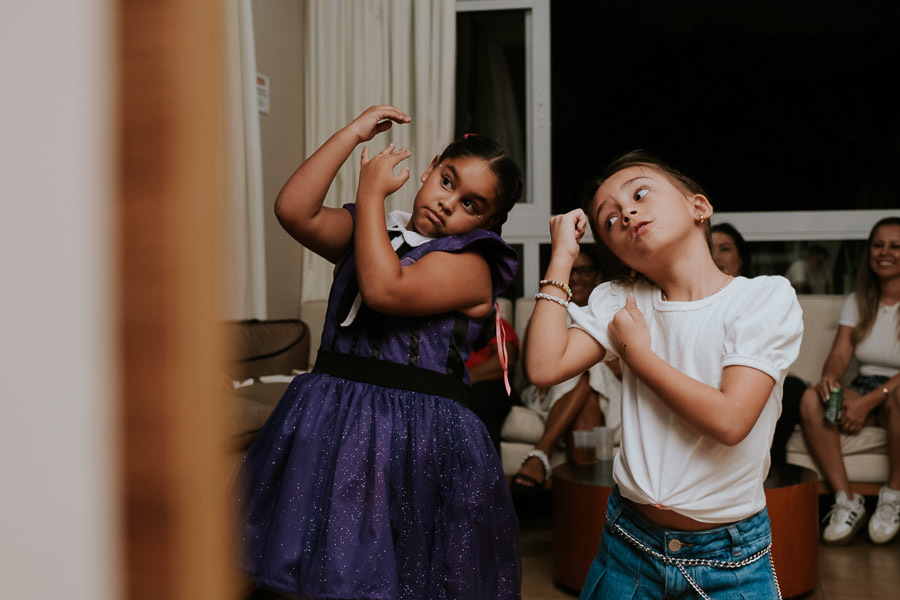 Festa de aniversário infantil da Maria Luiza com tema Wandinha em São Paulo por Anderson Crepaldi Fotografia