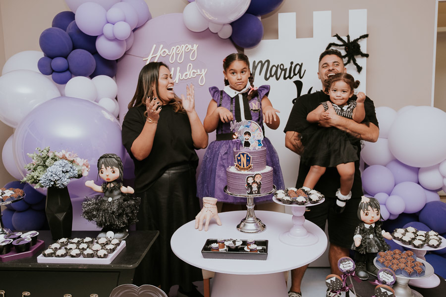 Festa de aniversário infantil da Maria Luiza com tema Wandinha em São Paulo por Anderson Crepaldi Fotografia