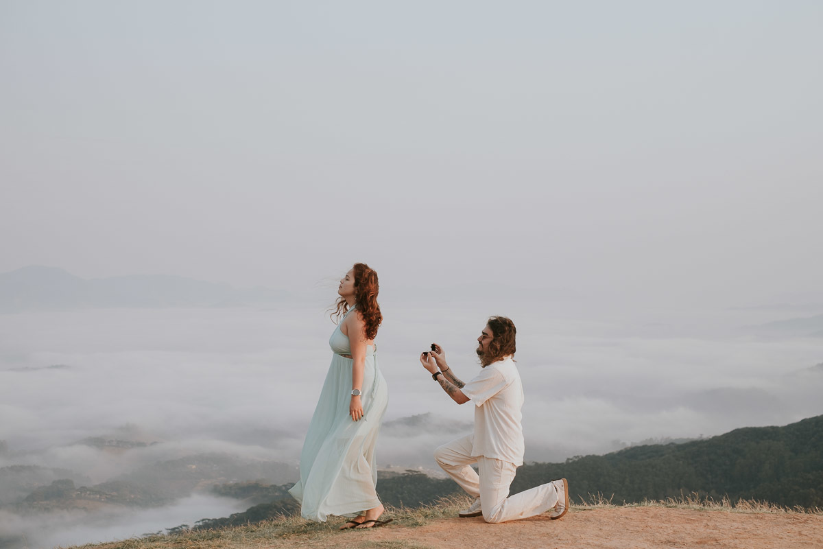 Ensaio pré wedding com pedido de casamento no Pico Agudo de Arthur e Yasmin por Anderson Crepaldi Fotografia