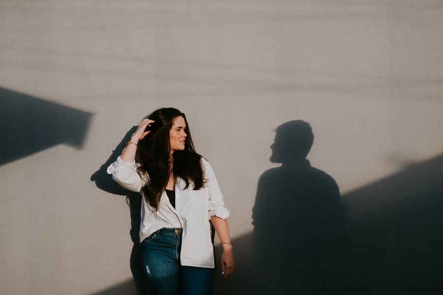 Ensaio pré-wedding em um ferro velho na cidade de Avaré de Beatriz e Gabriel por Anderson Crepaldi Fotografia