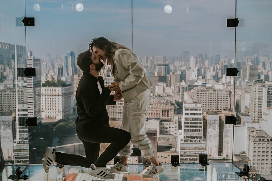 Pedido de casamento no Sampa Sky de Thiago e Gisele por Anderson Crepaldi Fotografia