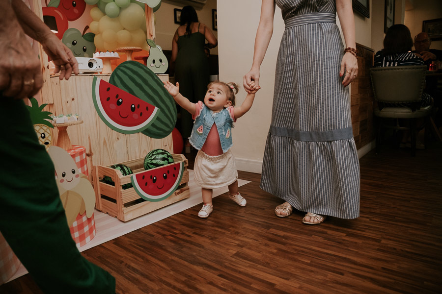 Festa infantil com tema frutas de Serena no Restaurante Famiglia Geraci por Anderson Crepaldi Fotografia