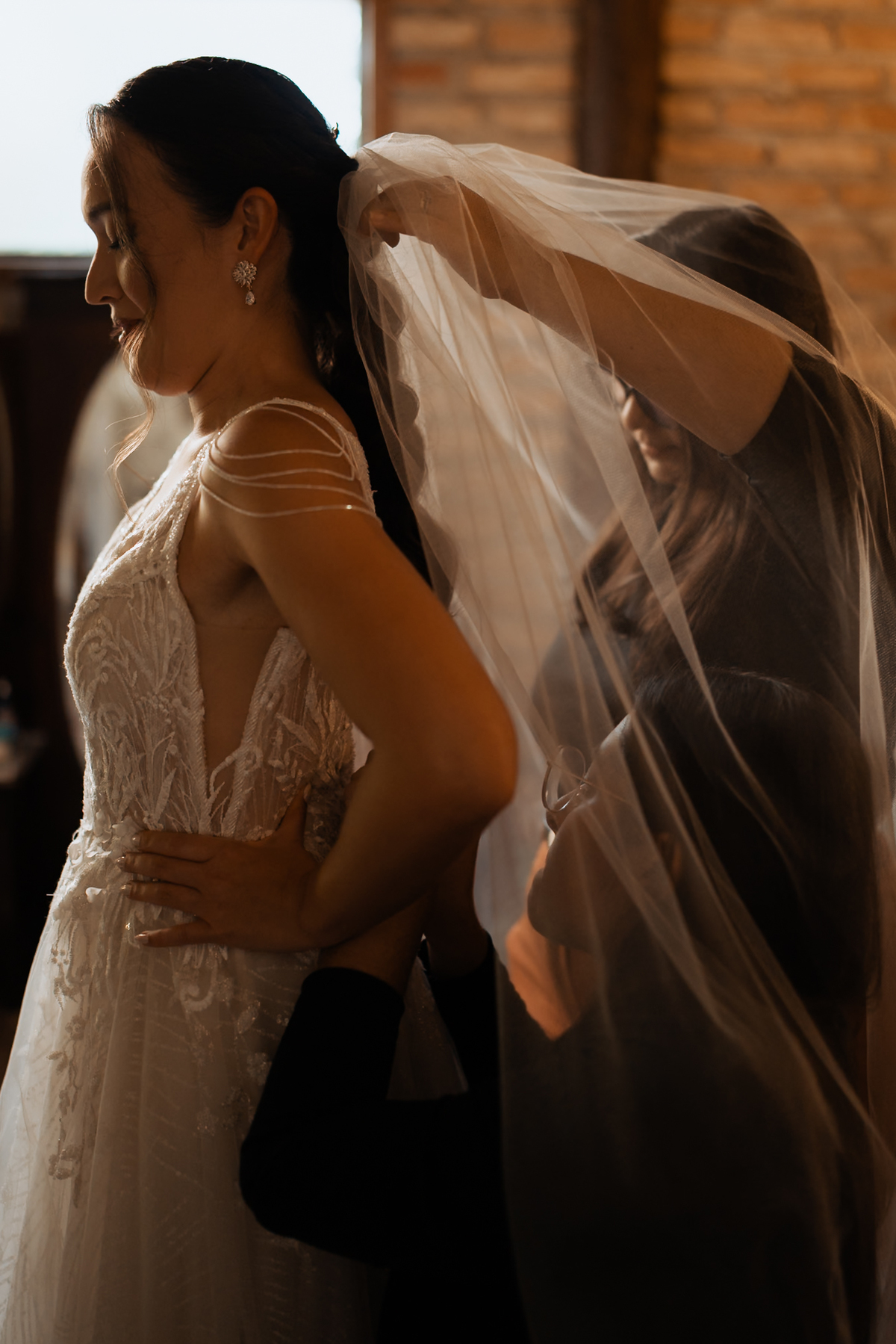 Casamento na Paróquia São Benedito, em Mogi das cruzes. Casamento no Casarão La Villa de Marina e Douglas por Anderson Crepaldi Fotografia