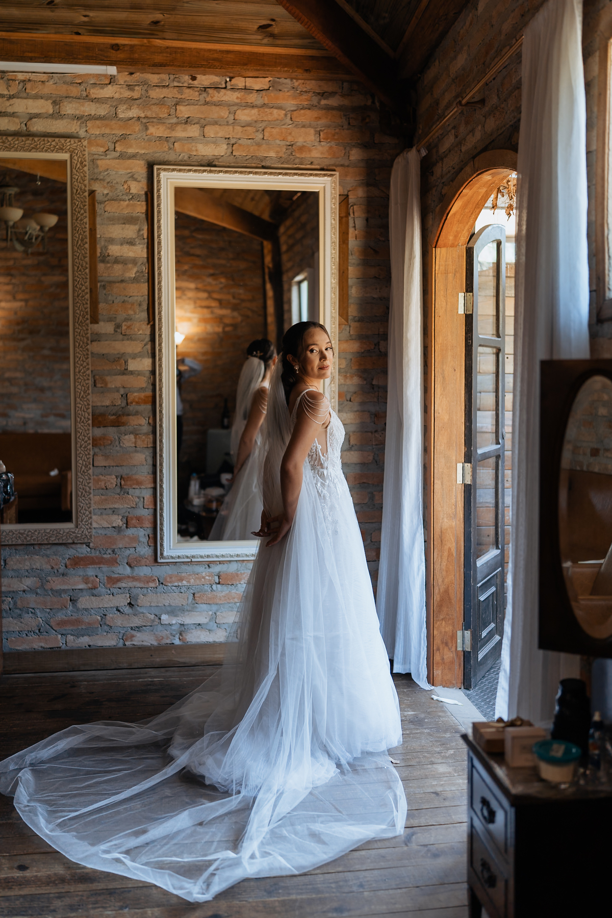 Casamento na Paróquia São Benedito, em Mogi das cruzes. Casamento no Casarão La Villa de Marina e Douglas por Anderson Crepaldi Fotografia