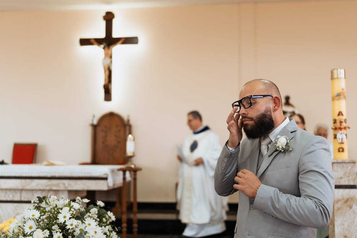 Casamento na Paróquia São Benedito, em Mogi das cruzes. Casamento no Casarão La Villa de Marina e Douglas por Anderson Crepaldi Fotografia