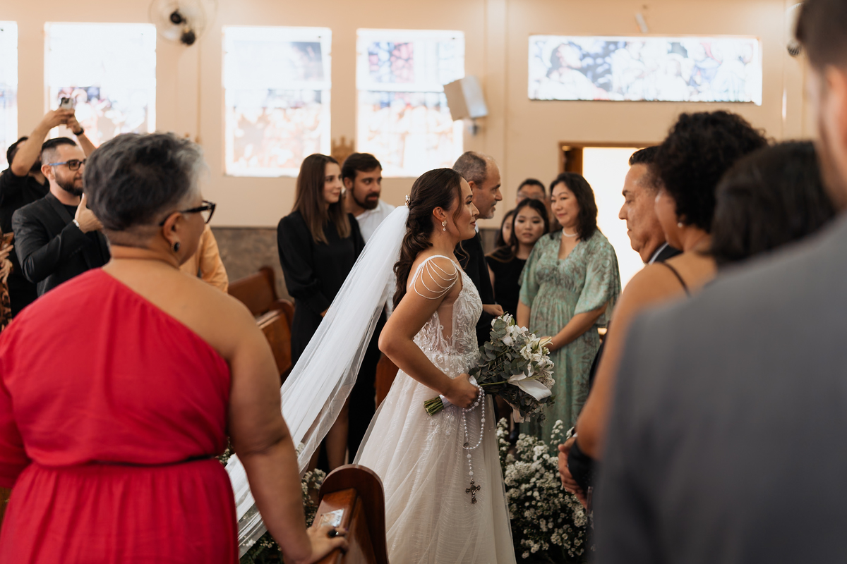 Casamento na Paróquia São Benedito, em Mogi das cruzes. Casamento no Casarão La Villa de Marina e Douglas por Anderson Crepaldi Fotografia