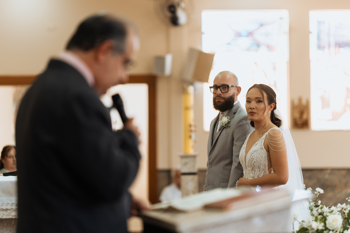 Casamento na Paróquia São Benedito, em Mogi das cruzes. Casamento no Casarão La Villa de Marina e Douglas por Anderson Crepaldi Fotografia