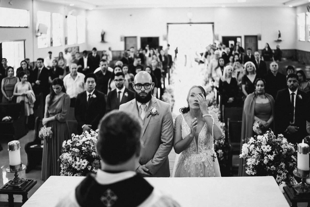 Casamento na Paróquia São Benedito, em Mogi das cruzes. Casamento no Casarão La Villa de Marina e Douglas por Anderson Crepaldi Fotografia