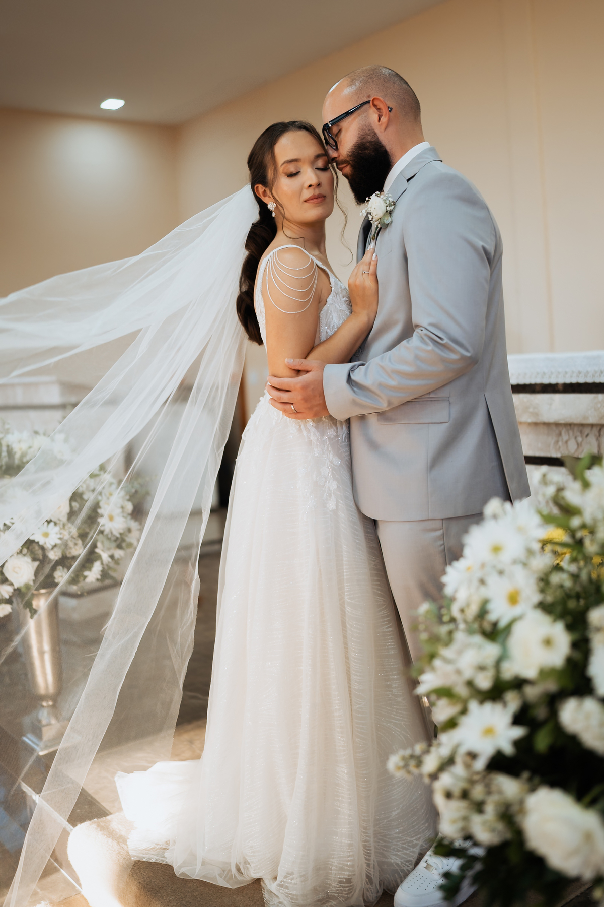 Casamento na Paróquia São Benedito, em Mogi das cruzes. Casamento no Casarão La Villa de Marina e Douglas por Anderson Crepaldi Fotografia