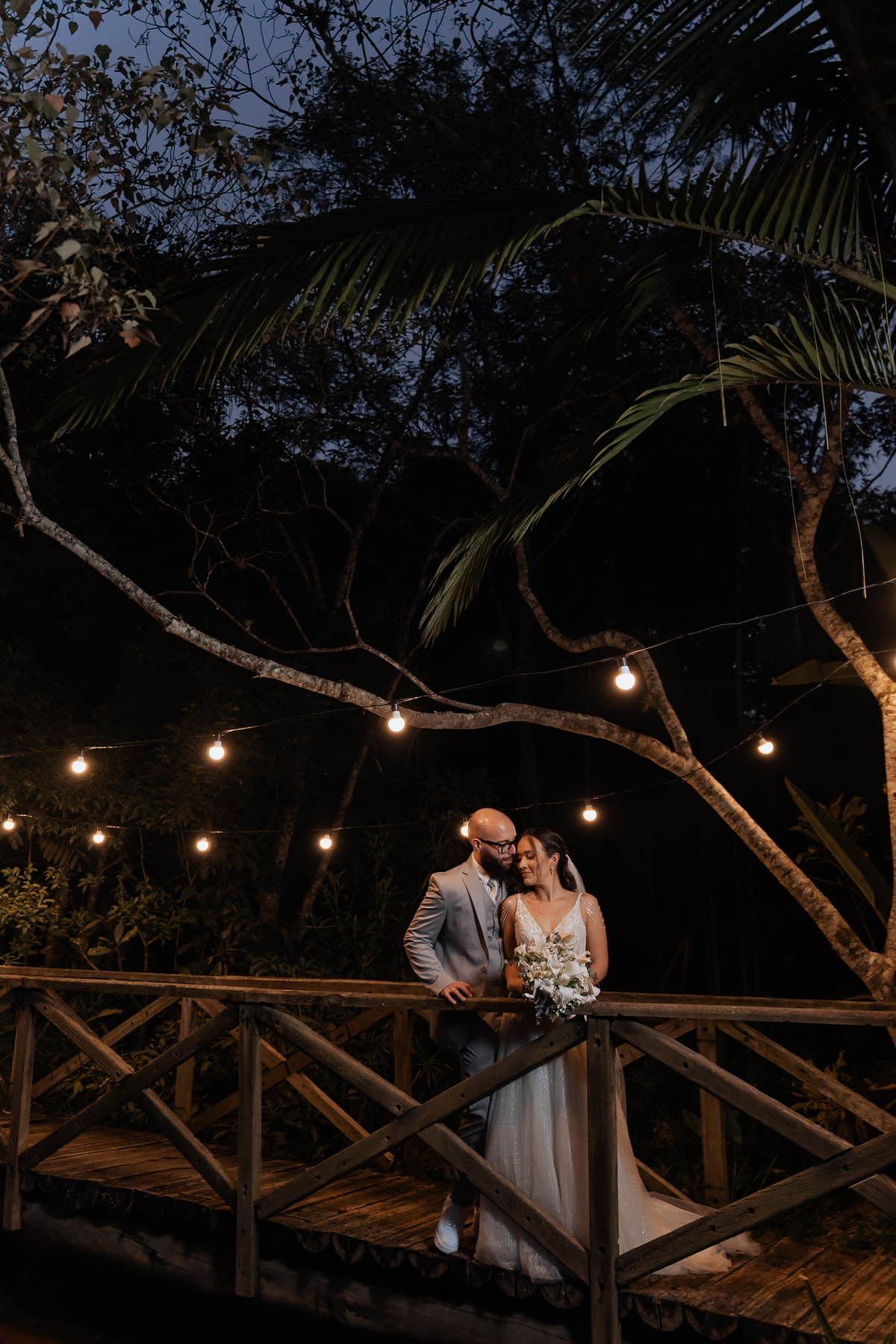 Casamento na Paróquia São Benedito, em Mogi das cruzes. Casamento no Casarão La Villa de Marina e Douglas por Anderson Crepaldi Fotografia