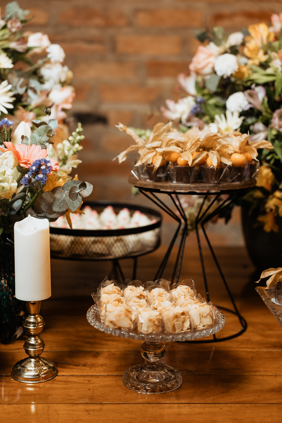 Casamento na Paróquia São Benedito, em Mogi das cruzes. Casamento no Casarão La Villa de Marina e Douglas por Anderson Crepaldi Fotografia