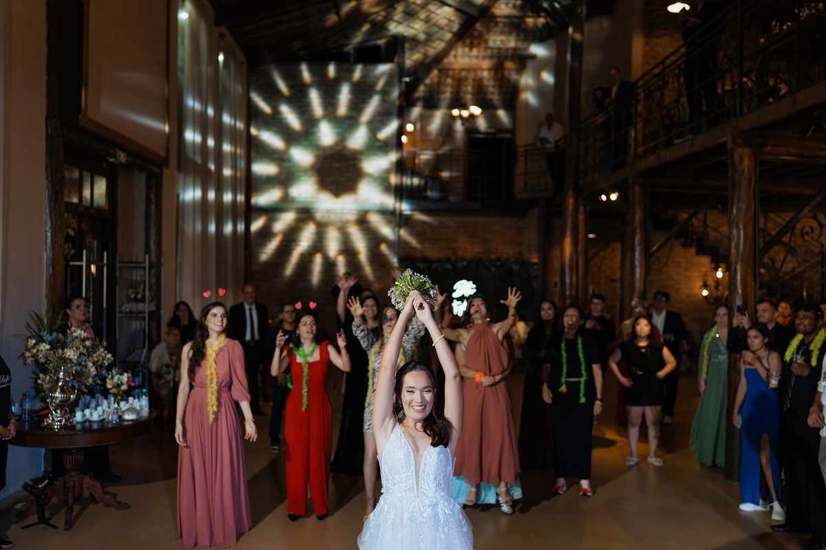 Casamento na Paróquia São Benedito, em Mogi das cruzes. Casamento no Casarão La Villa de Marina e Douglas por Anderson Crepaldi Fotografia