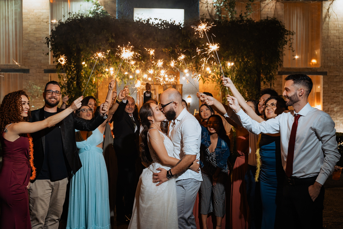 Casamento na Paróquia São Benedito, em Mogi das cruzes. Casamento no Casarão La Villa de Marina e Douglas por Anderson Crepaldi Fotografia