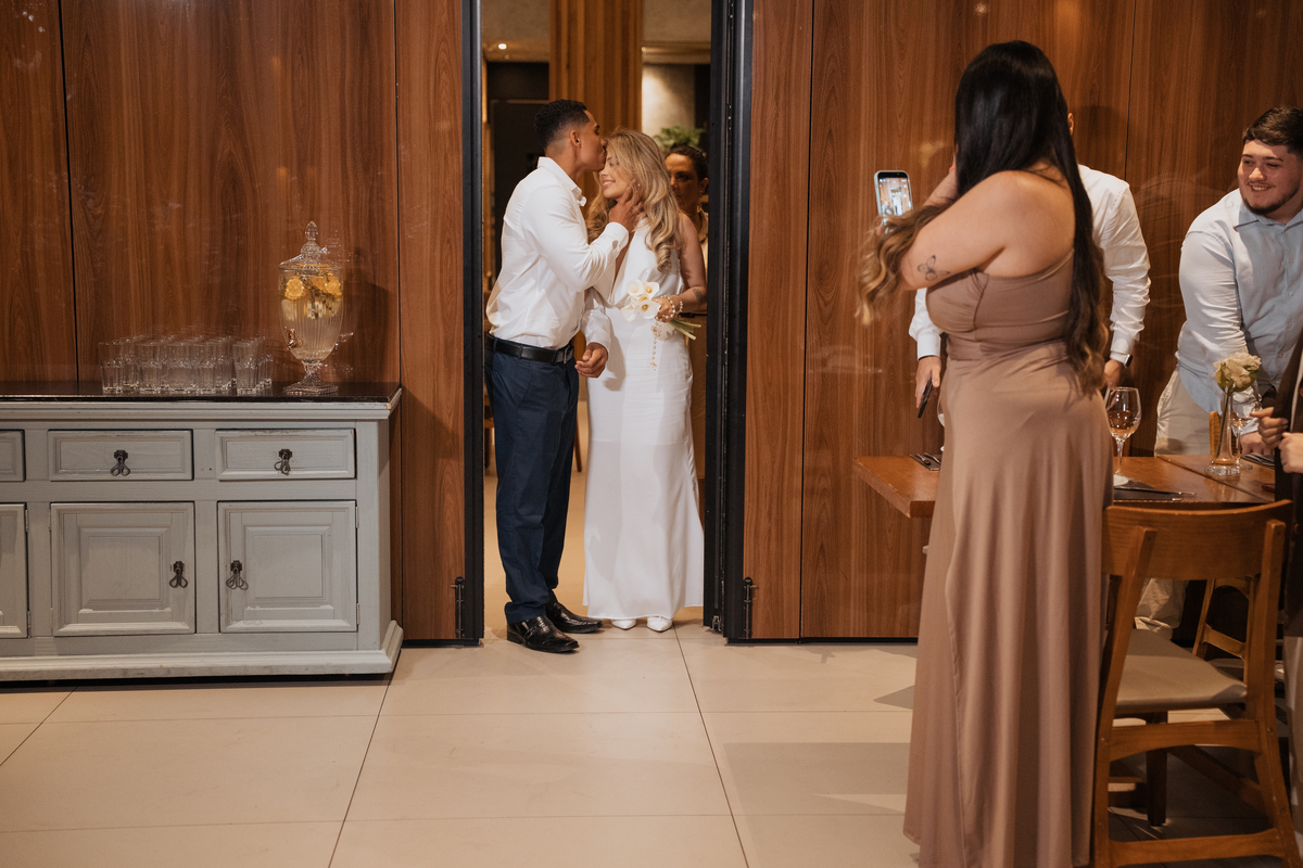 Casamento no Restaurante Coco Bambu Shopping Market Place de Larissa e João por Anderson Crepaldi Fotografia