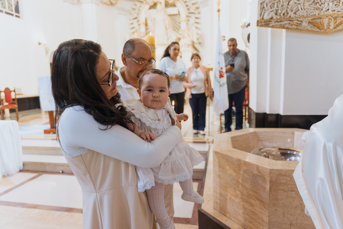 Batizado na Paróquia Cristo Rei Tatuapé de Maria Vitória por Anderson Crepaldi Fotografia
