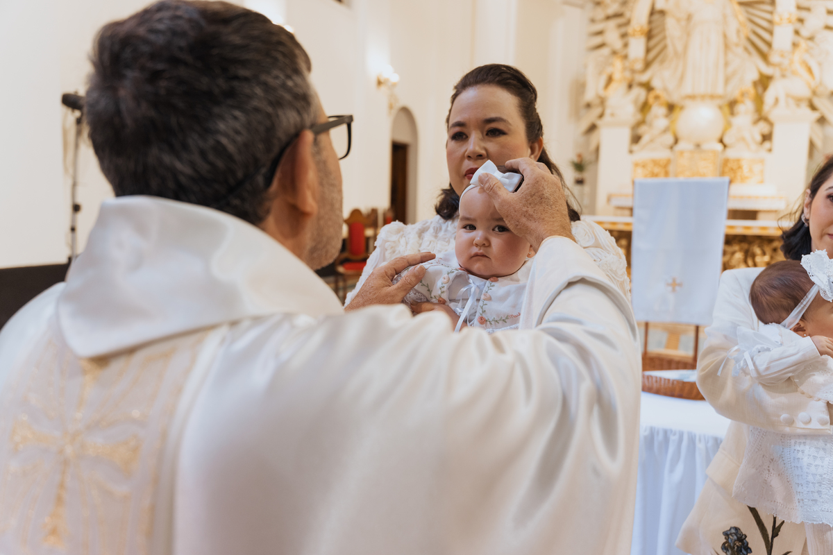 Batizado na Paróquia Cristo Rei Tatuapé de Maria Vitória por Anderson Crepaldi Fotografia