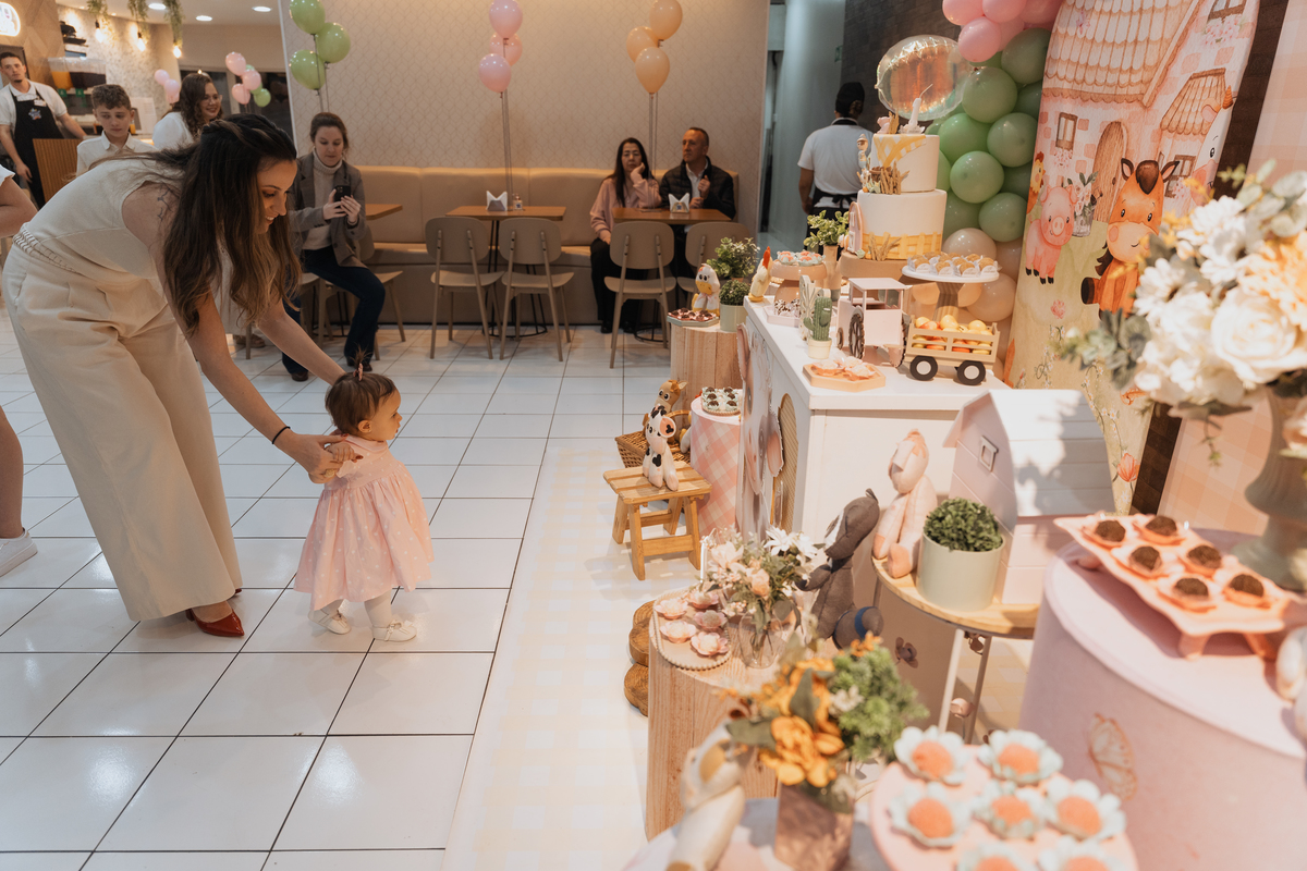 Festa de aniversário infantil com tema Fazendinha no Magic Joy Buffet de Alice por Anderson Crepaldi Fotografia
