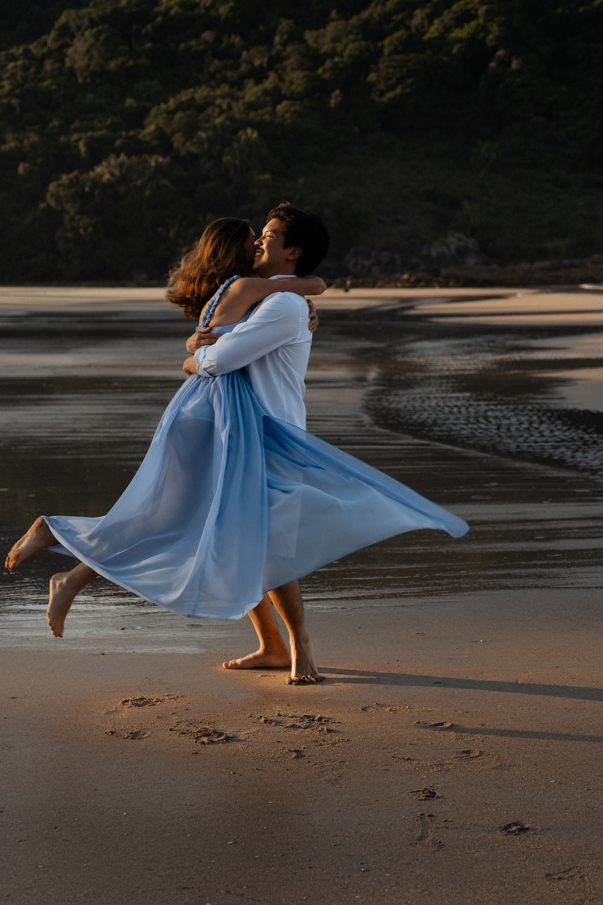 Ensaio pré-wedding na praia do Guaiúba no Guarujá de Letícia e Thomas por Anderson Crepaldi Fotografia