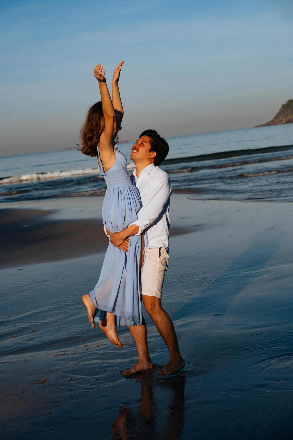 Ensaio pré-wedding na praia do Guaiúba no Guarujá de Letícia e Thomas por Anderson Crepaldi Fotografia