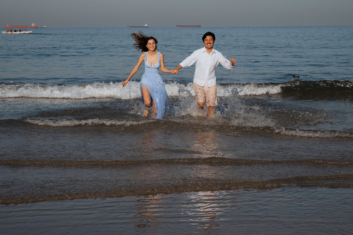 Ensaio pré-wedding na praia do Guaiúba no Guarujá de Letícia e Thomas por Anderson Crepaldi Fotografia