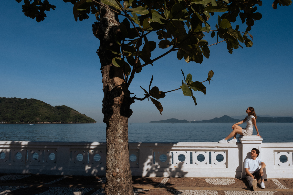 Ensaio pré-wedding na praia do Guaiúba no Guarujá de Letícia e Thomas por Anderson Crepaldi Fotografia
