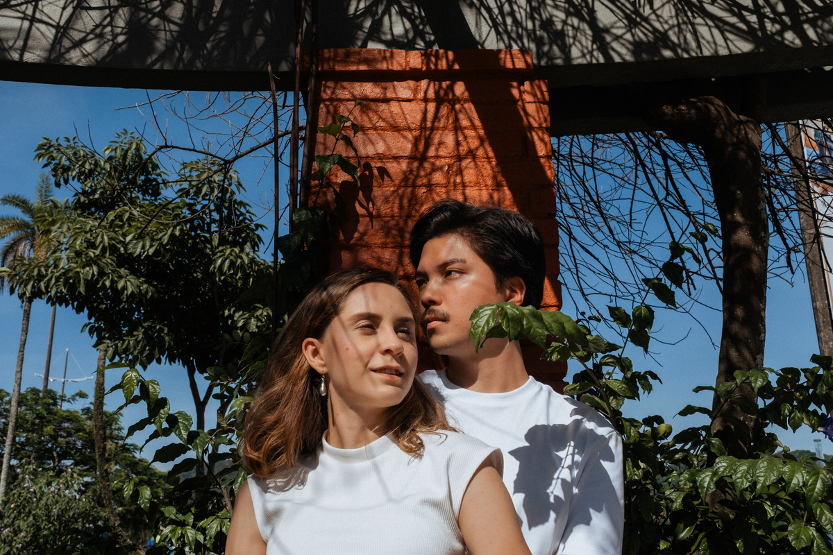 Ensaio pré-wedding na praia do Guaiúba no Guarujá de Letícia e Thomas por Anderson Crepaldi Fotografia