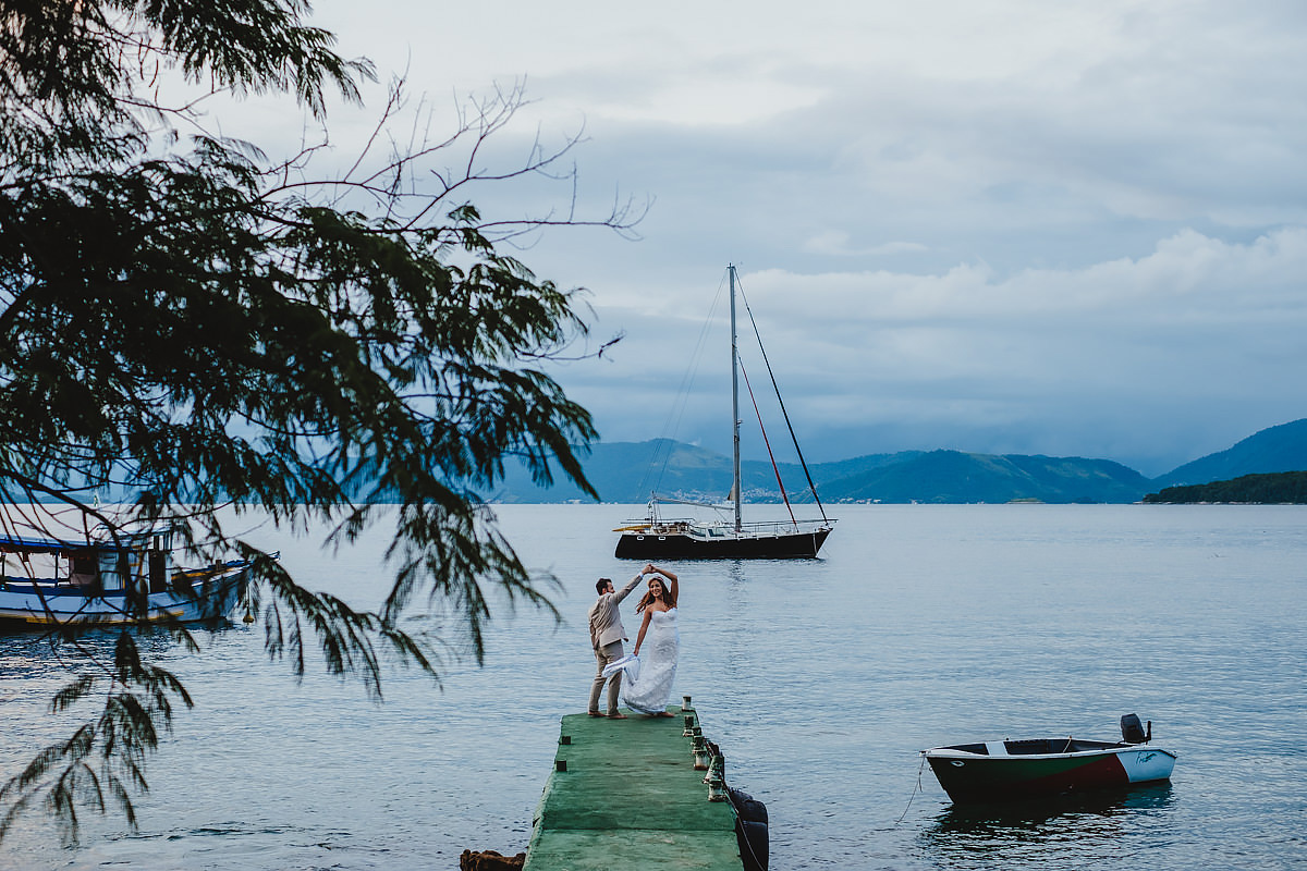 Elopement Wedding na Praia realizado em Ilha Grande, por Anderson Crepaldi Fotógrafo de Casamento em SP e São José dos Campos