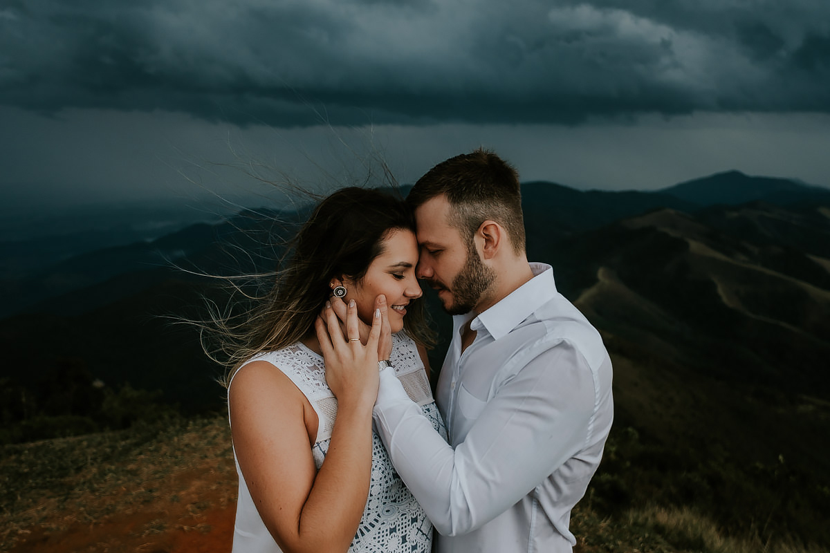 Ensaio Fotográfico de Casal no Pico Agudo em Santo Antonio do Pinhal realizado por Anderson Crepaldi, Fotógrafo de Casamento em SP, São José dos Campos e Vale do Paraíba