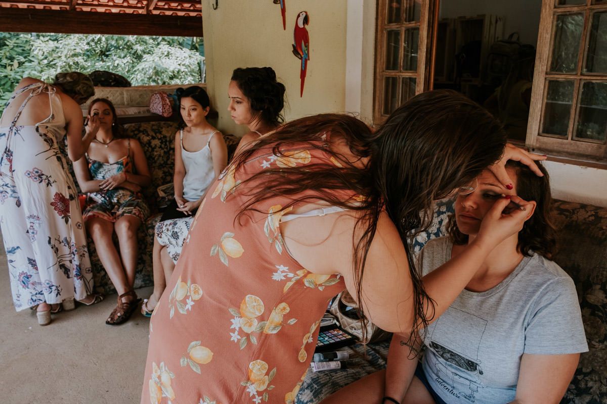 Casamento realizado em casa no estilo DIY Kamila e Paulo com buffet vegetariano